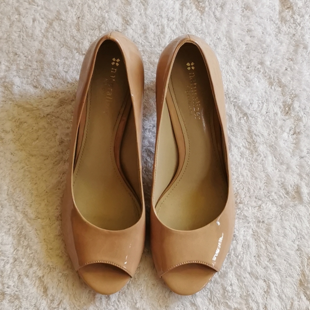 Open Toe Pump, Size 7.5, Light Pink/Cream